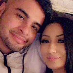 Meet your Posher, Msteena